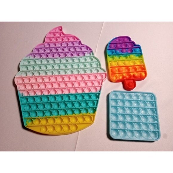 Set Of 3 - Jumbo and Small Bubble Popper Fidget Toys (9a3)‎ - Picture 1 of 3